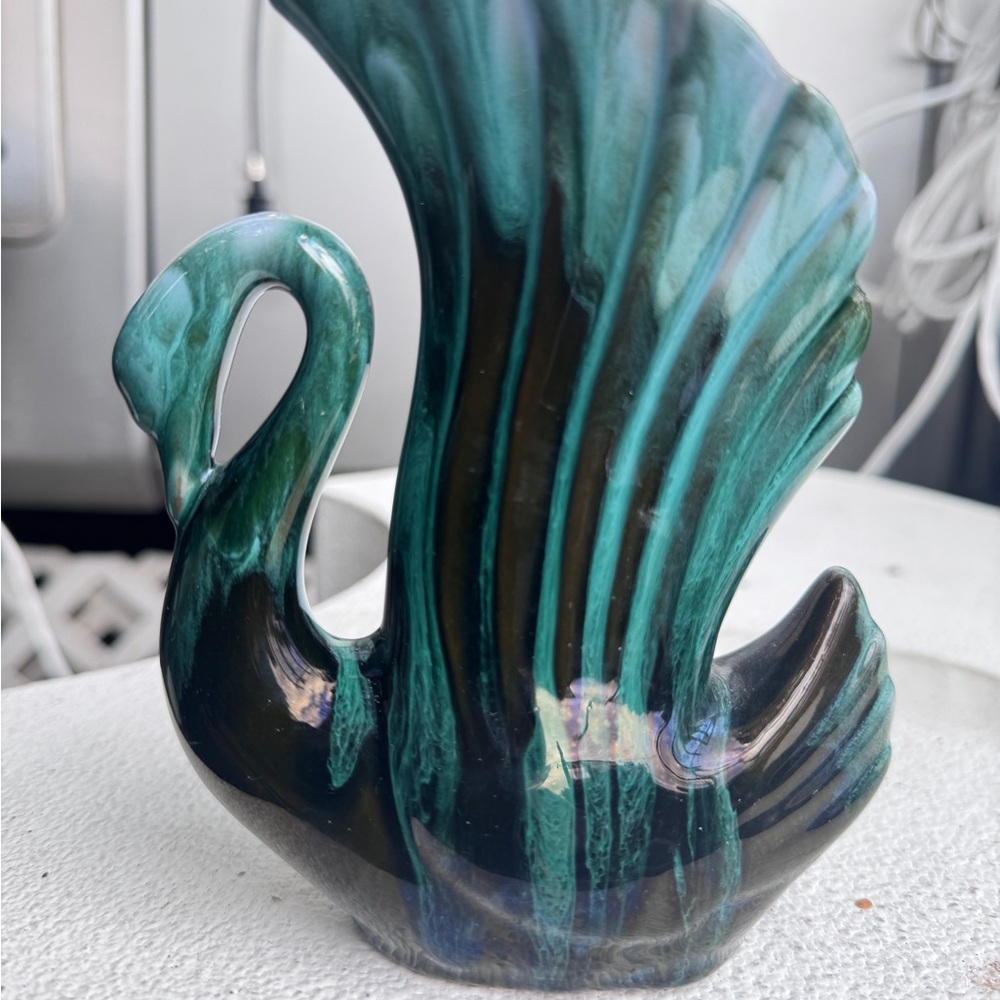 Rare collectable Elegant Blue Mountain Pottery Swan vase Figurine & Candleholder